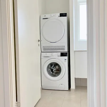 דירה Spacious For 6 *